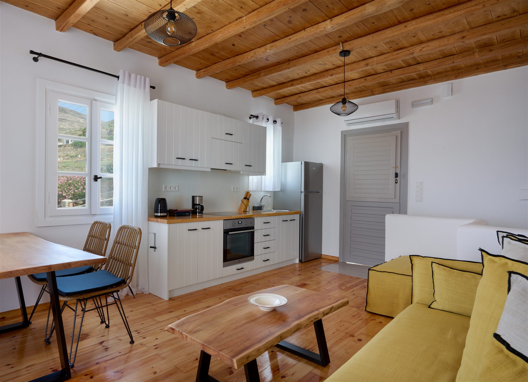 Villa Celine — living and dining room