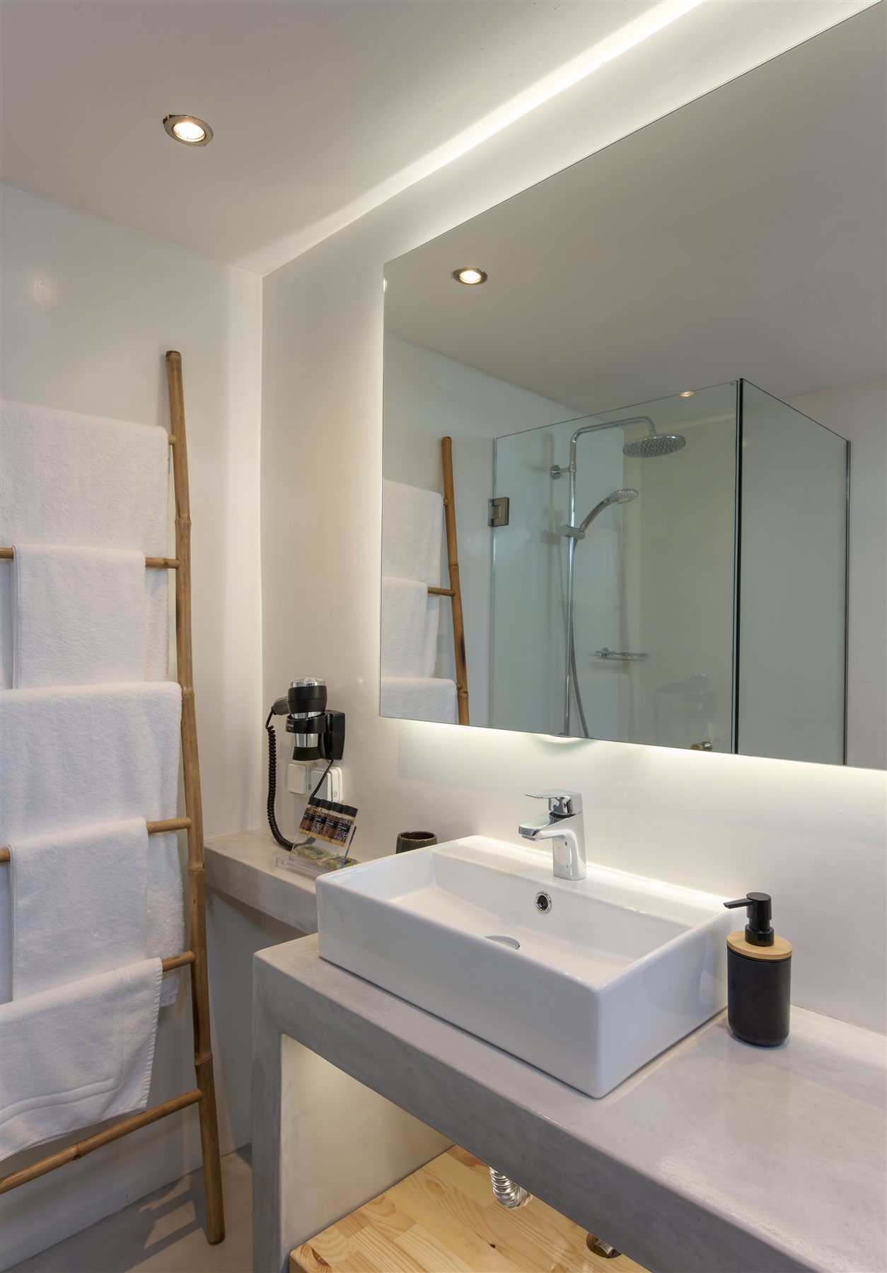 Villa Diana — bathroom