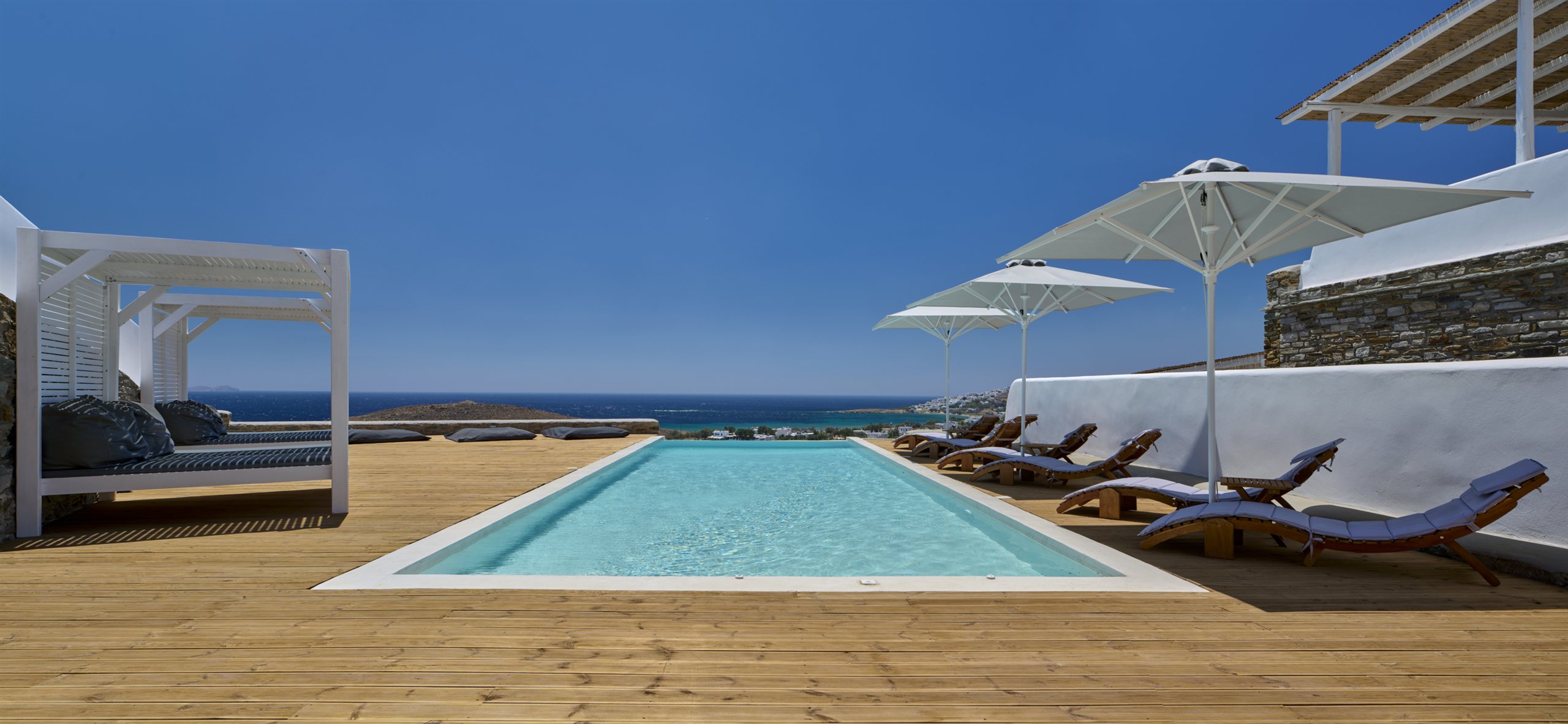 The shared pool above the bay