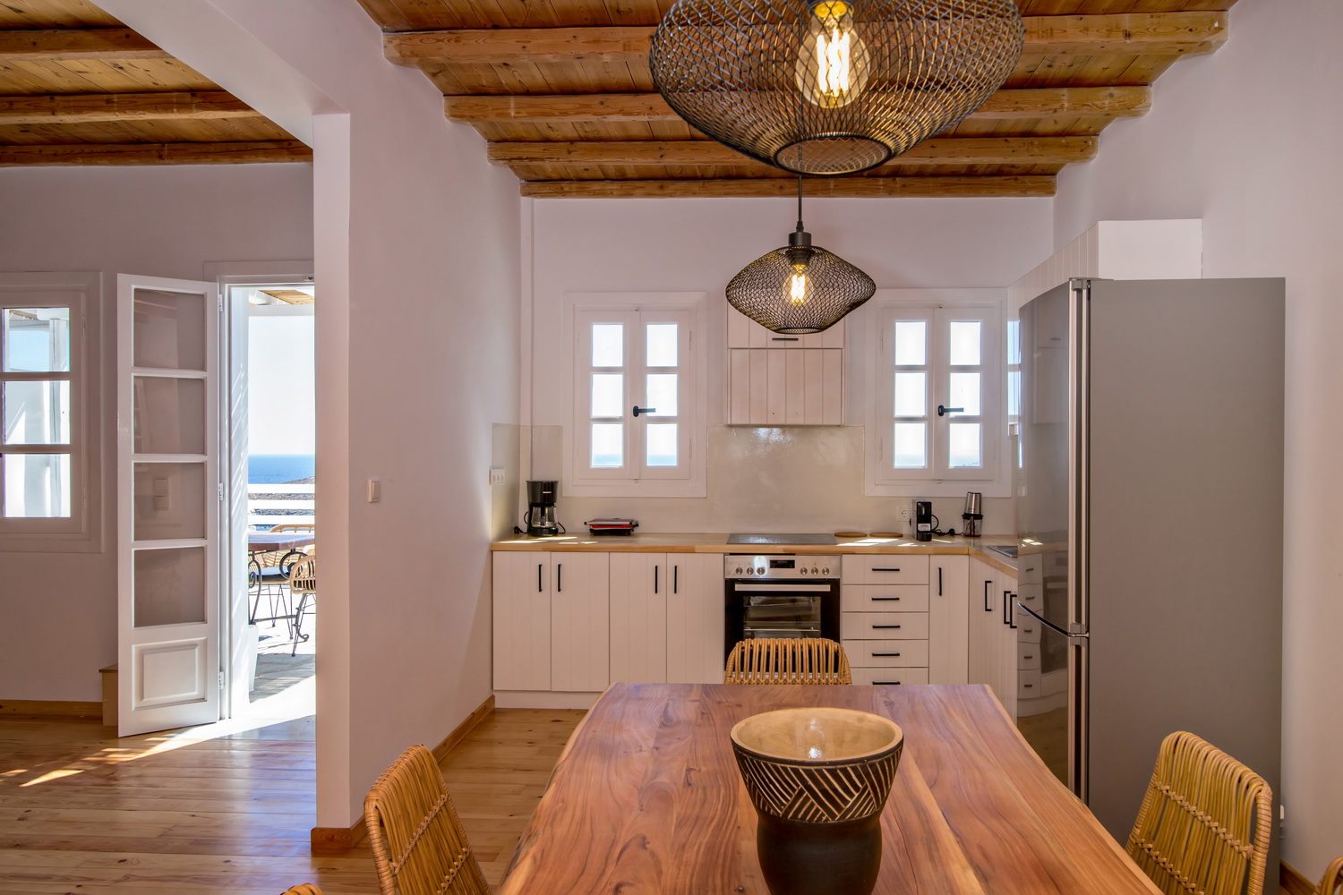 Villa Regina — dining table