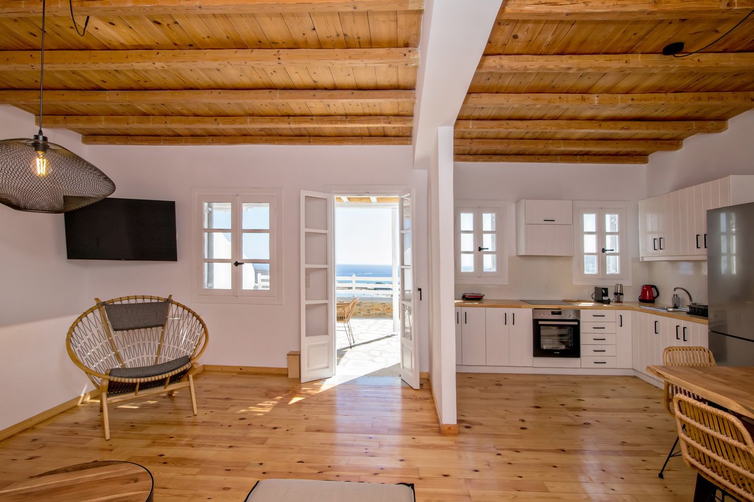 Villa Regina — living room with sea view