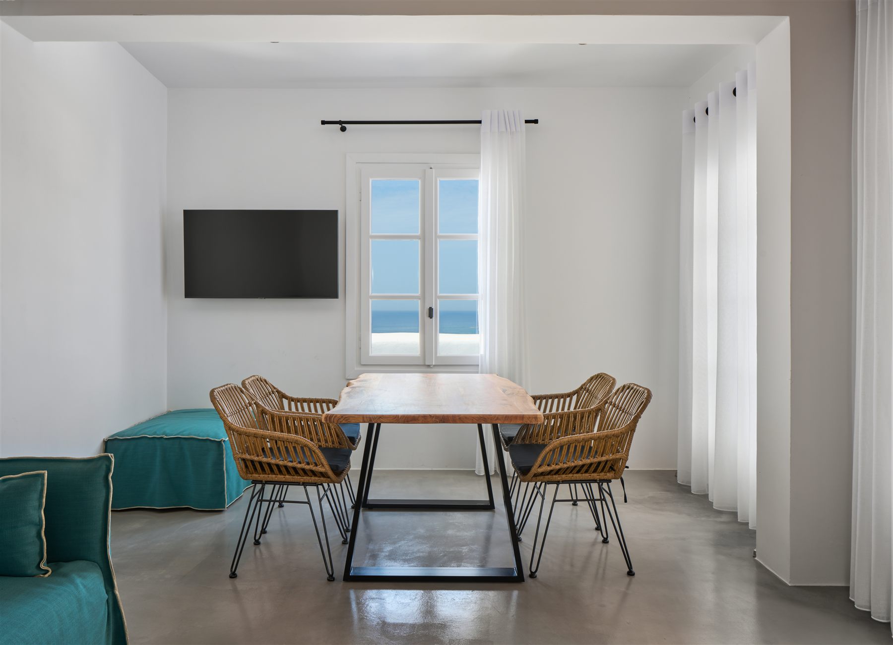 Villa Roxana living room