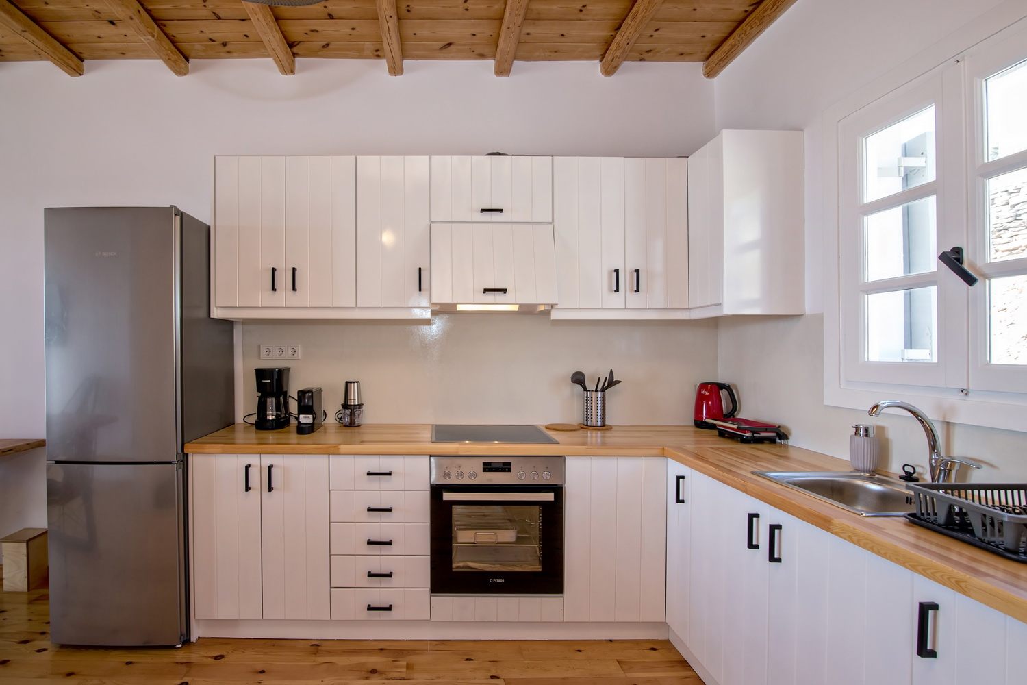 Villa Zoe — full kitchen